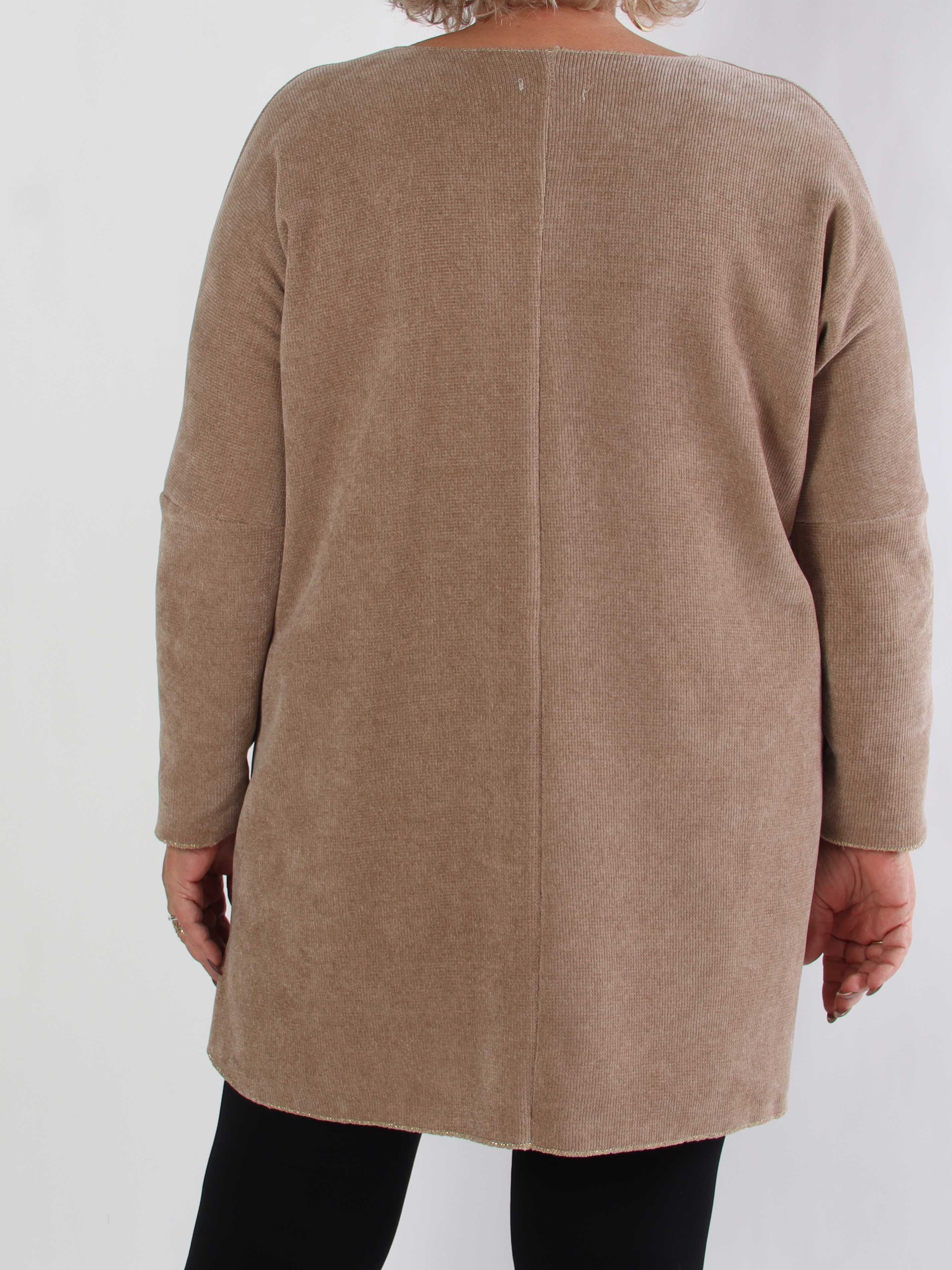 Rocka - Plus size kjole i blød strik med motiv